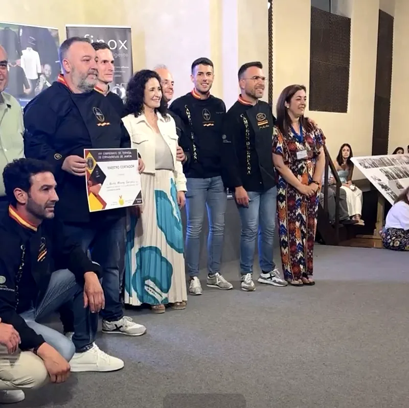 Entrega del título de Maestro Cortador a Moisés Monroy en Ronda, 2024